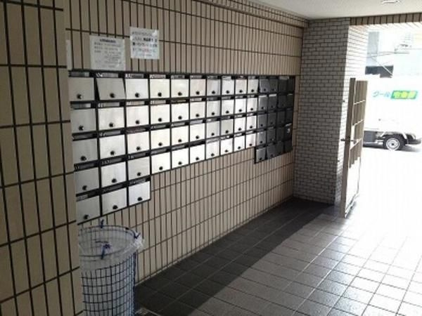 スカイコート両国のエントランス
