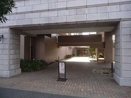 ヒューマンズウェル広本町のエントランス