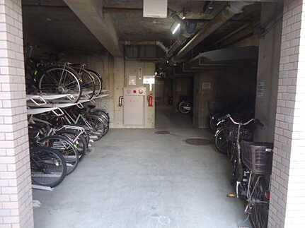 ヒューマンズウェル広本町の駐輪場