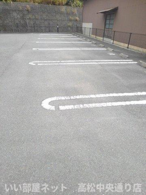 【駐車場】 | スノーフレーク・アイ
