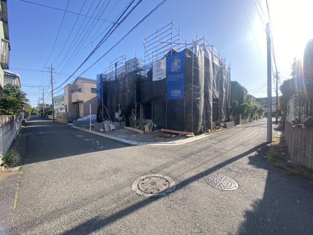 東久留米市南沢5丁目　新築2棟の前面道路含む現地写真