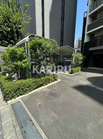 エスリード京橋の駐車場