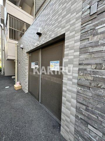 エスリード京橋のエントランス