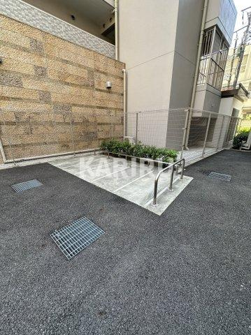 エスリード京橋の駐車場