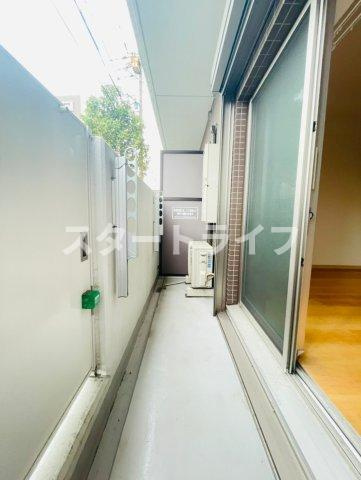 大阪市東淀川区淡路１丁目の賃貸マンションのバルコニー