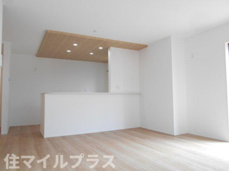 【居間・リビング】 | 郡山市安積4丁目新築一戸建て２棟 | 居間です