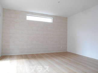 【居間・リビング】 | 郡山市安積4丁目新築一戸建て２棟 | ゆったりとした居間です