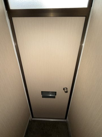 サンヒル南棟の玄関