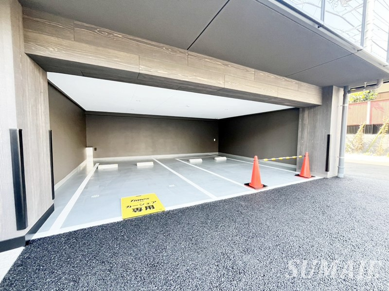 デュオステージ浦和岸町の駐車場