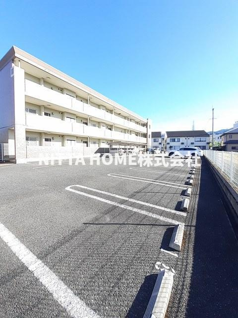 ピニーズコートの駐車場|敷地内駐車場になります☆彡