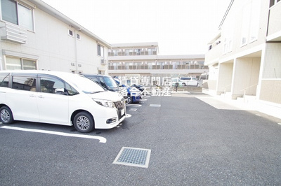 【駐車場】 | ヴェルドミールⅢ | 敷地内駐車場完備