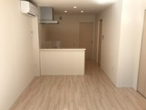 【居間・リビング】 | フルーヴ | ※同物件・反転タイプの写真です。