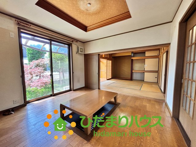 杉戸町内田４丁目　中古一戸建ての居間・リビング