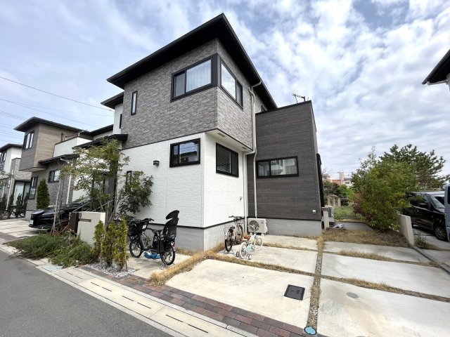 草加市新里町中古戸建の外観|きれいな外観です