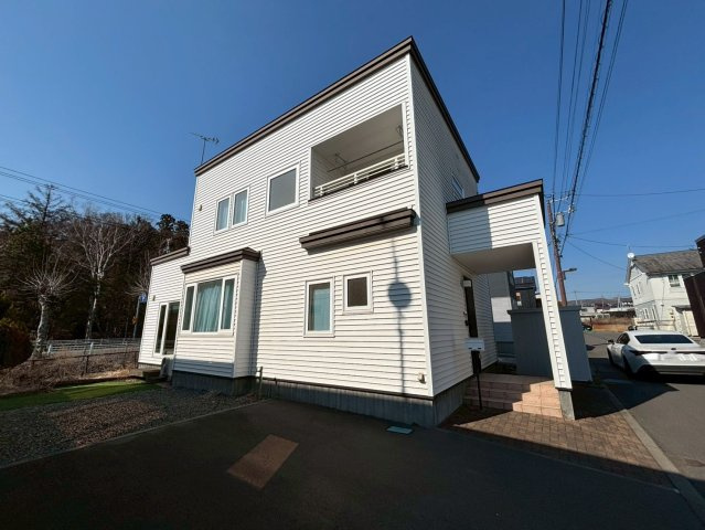 室蘭市知利別町4丁目の中古一戸建 知利別町4丁目の落ち着いた住宅 