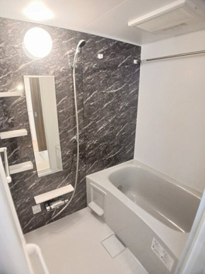 【浴室】 | オーク・セーリオ