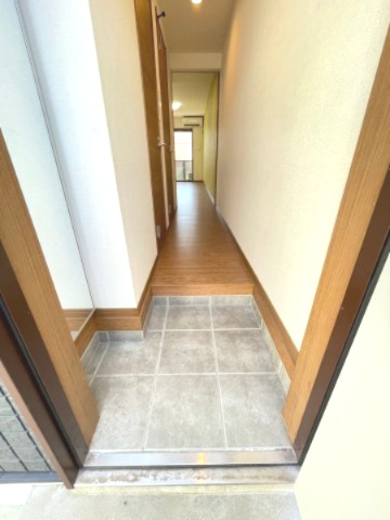 フォルトゥーナ田無の玄関|クリーニング前のお写真となります