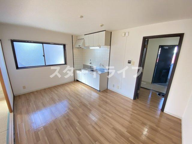 大阪市東淀川区西淡路３丁目の賃貸マンションの居間・リビング