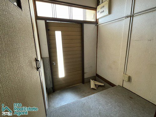 上賀茂南大路町 中古テラスの玄関