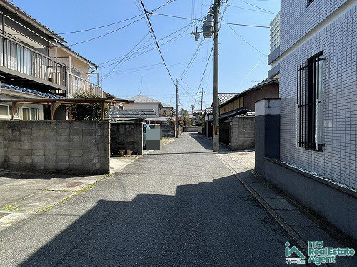 上賀茂南大路町 中古テラスの前面道路含む現地写真