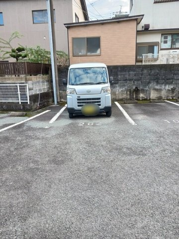 リベルテ吉田の駐車場