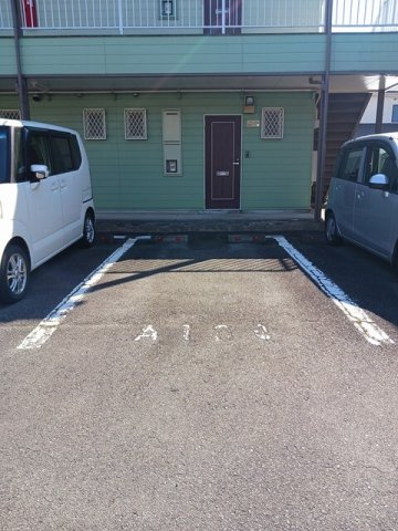 プライム駅東Ａの駐車場