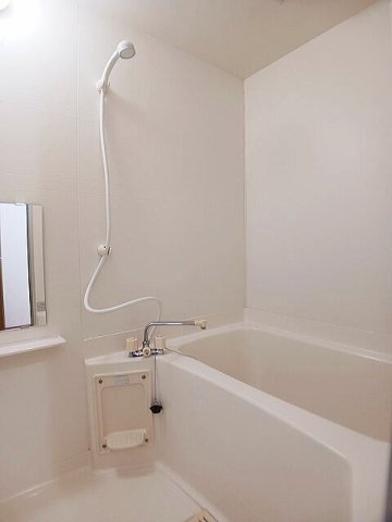 プラドール川口Ｂの浴室