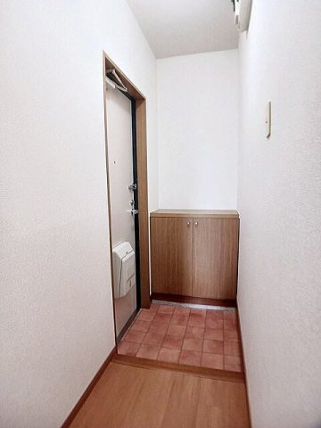 プラドール川口Ｂの玄関