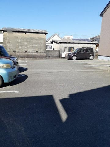 メゾン・ド・ボヌールの駐車場