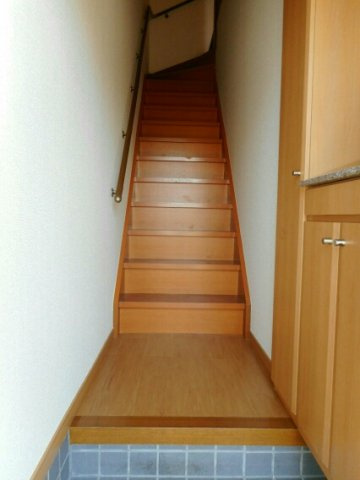 フォレストヒルズ３号館の玄関