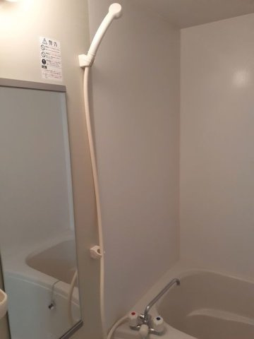 ラミアカ－メラ　ウーノの浴室