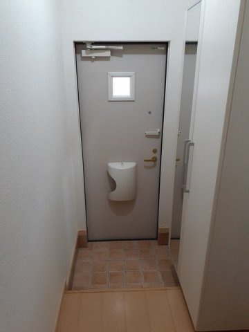 サニーリブＣ棟の玄関