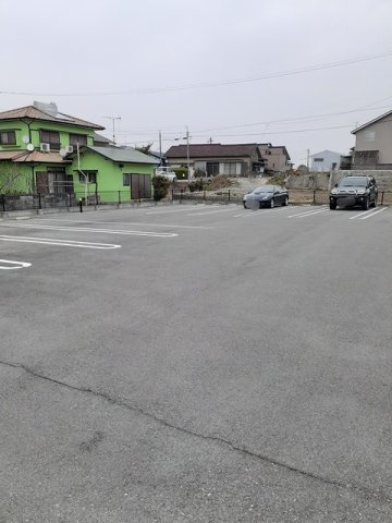 カレントヒルズ善導寺Ⅱの駐車場