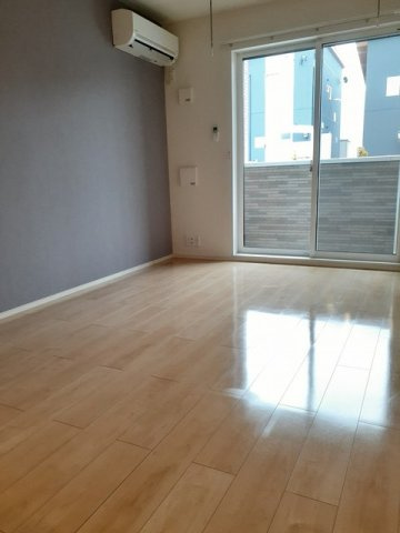 カレントヒルズ善導寺Ⅱの居間・リビング