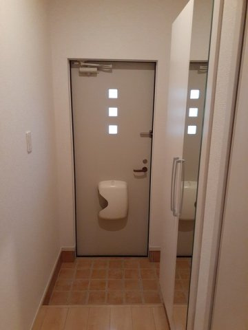 カレントヒルズ善導寺Ⅱの玄関