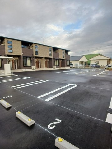 グランメゾン・ヤマグチの駐車場