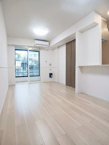 カルフール上津の居間・リビング