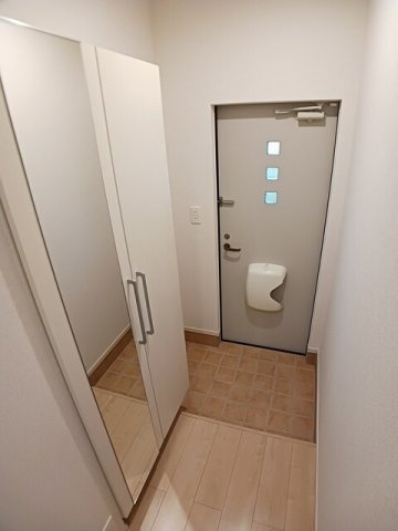 アヴェニール伍番館の玄関
