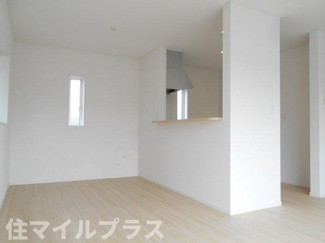 【居間・リビング】 | 郡山市安積荒井2丁目新築一戸建て2棟 | ゆったりとしたリビングです