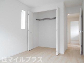 【洋室】 | 郡山市安積荒井2丁目新築一戸建て2棟 | 個人の部屋や寝室として使える洋室です