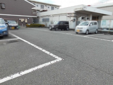 ビタミンテラス枝吉の駐車場