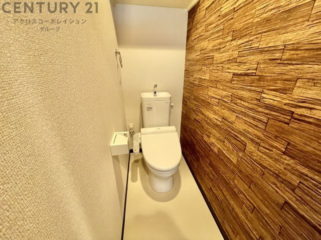 温水洗浄便座付きのトイレです♪