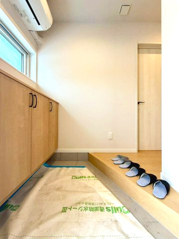 新川1条1丁目の玄関