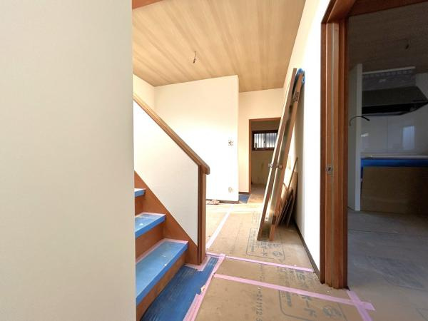 高知市仁井田　中古戸建ての玄関