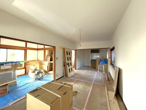 高知市仁井田　中古戸建ての居間・リビング