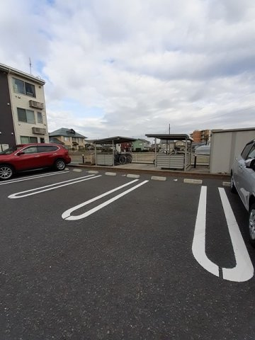 ラ・フィーナ寺山Ｂの駐車場