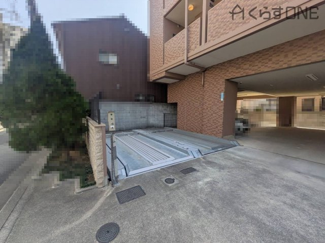 【駐車場】 | ロワイヤル元塩町