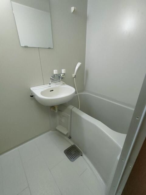 シャンフェルト西落合の浴室