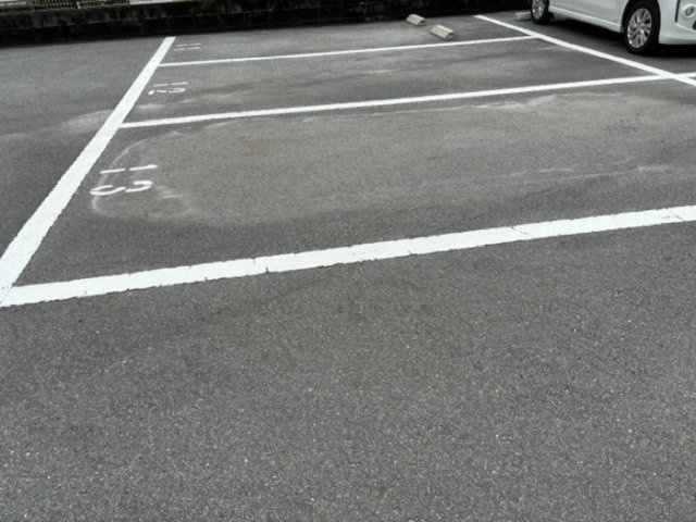 ミーツハオスＫ　B棟の駐車場