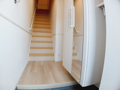 【玄関】 | グランシャトー武蔵藤沢Ｂ | シンプルで使いやすい玄関です